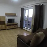 K\'Sheila Apartment With Pool