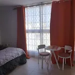 Estudio nuevo con baño, cocina y gran terraza