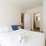 Homeforguest Modern Apartment In Las Canteras With Parking