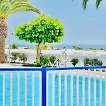 Canaryislandshost L Amapola