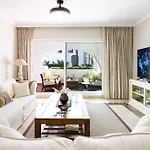 San Pedro Beachside Apartment