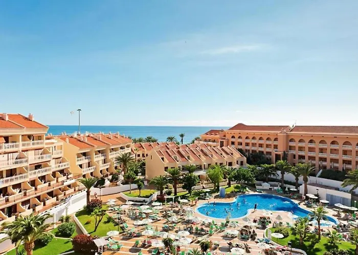 Two Bedroom Apartment In Beachfront Complex With Pool In Playa De Las Americas.