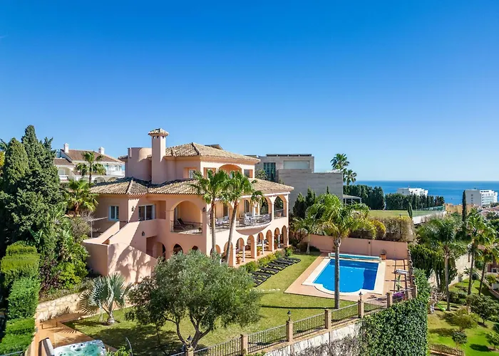 Beachside Villa With Panoramic Sea Views