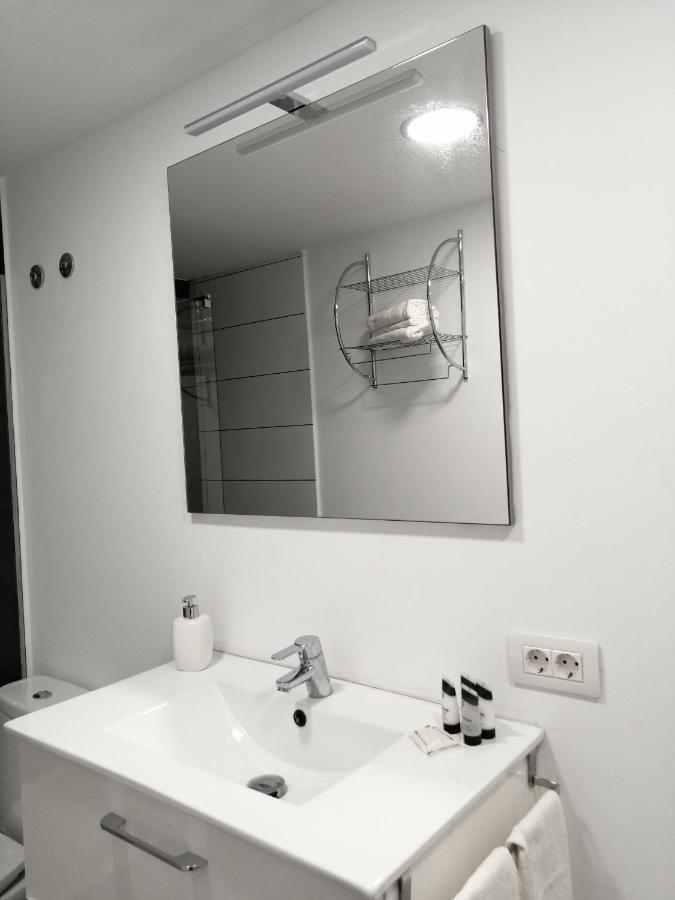 Homeforguest Island 201 Modern & Minimalist Apartment
