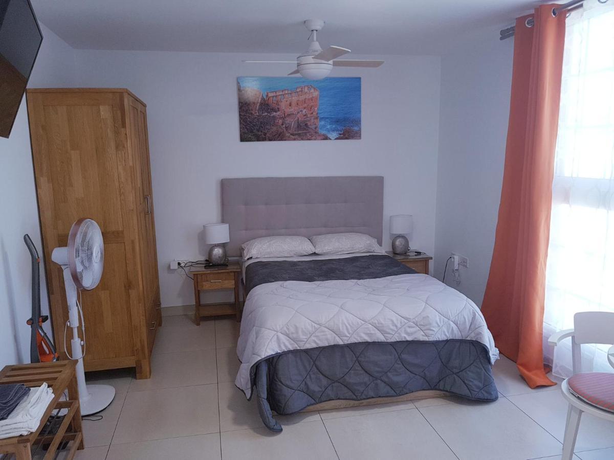 Apartamento Estudio Nuevo Con Baño, Cocina Y Gran Terraza