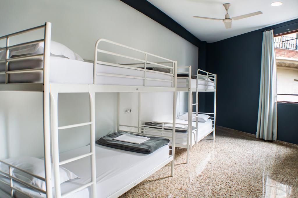 Hostal Quart Youth & *