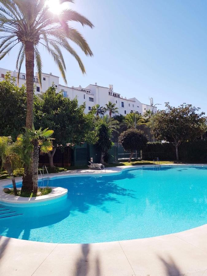 Jardines Del Puerto En Pleno Centro De Puerto Banús Marbella