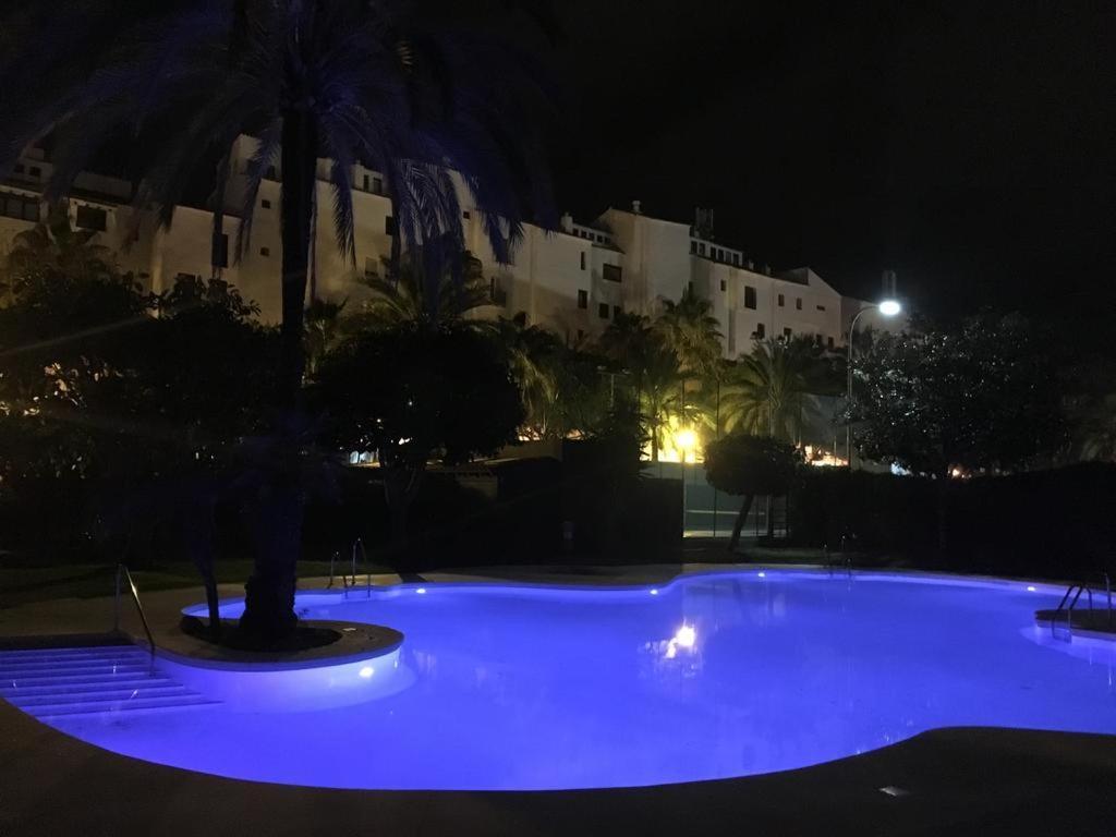 Jardines Del Puerto En Pleno Centro De Puerto Banús Marbella