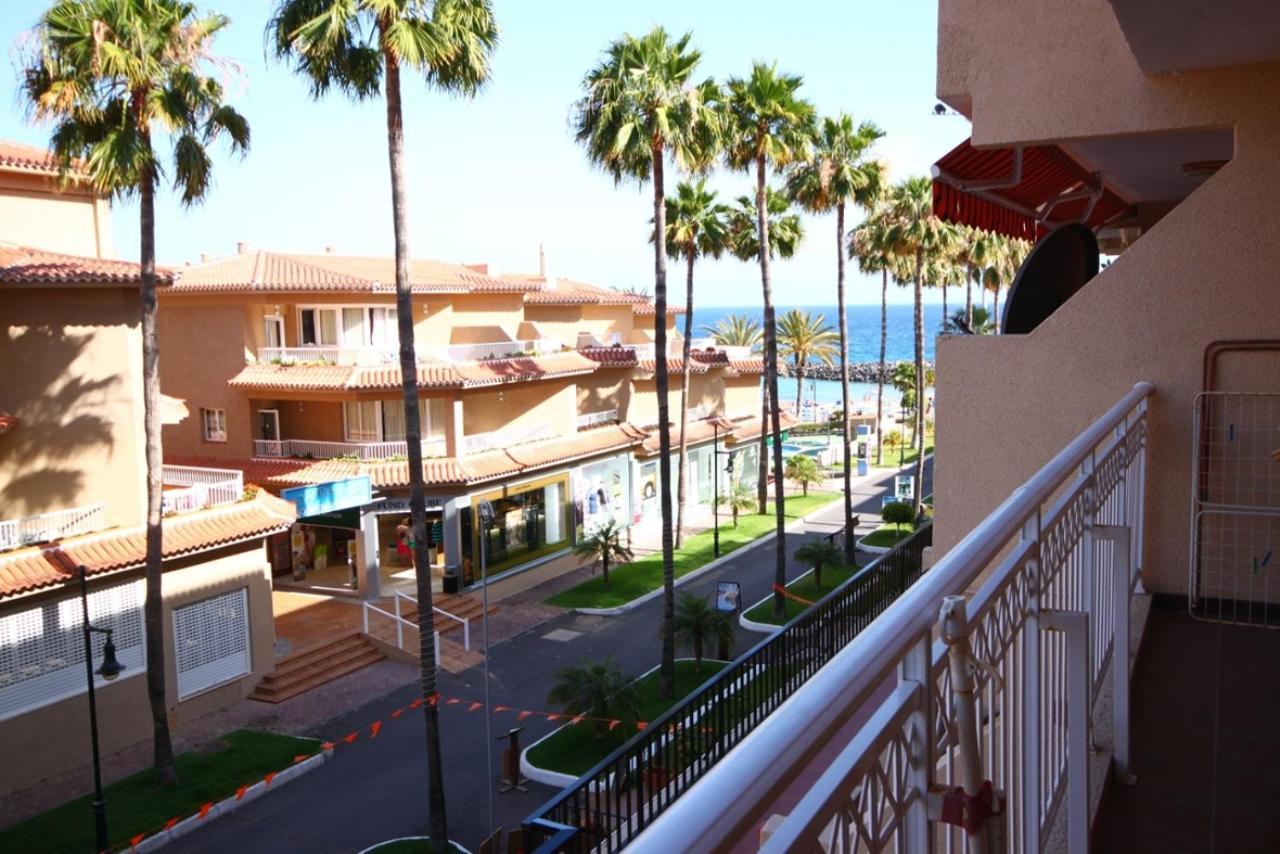 Apartment Two Bedroom In Beachfront Complex With Pool In Playa De Americas. Playa de las Americas (Tenerife)