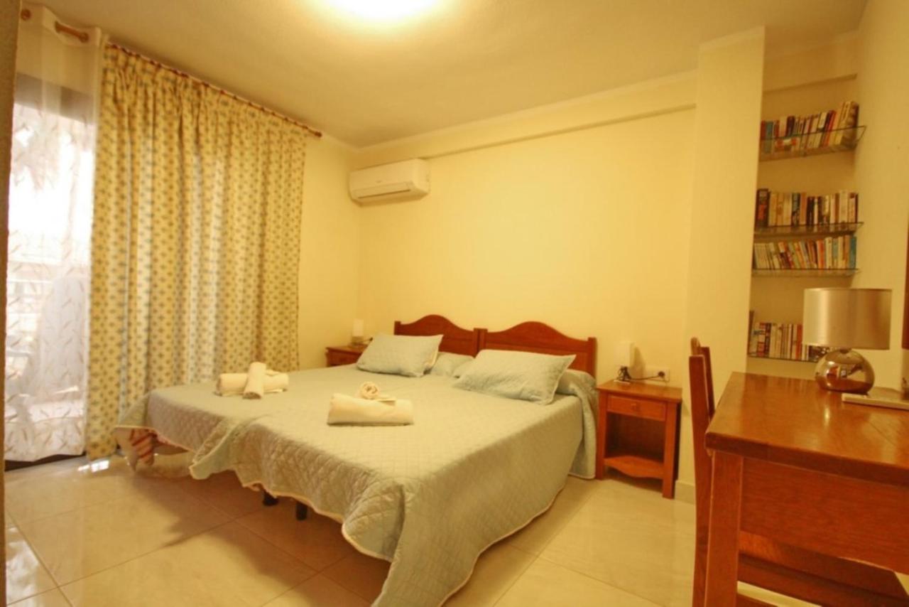 Apartment Two Bedroom In Beachfront Complex With Pool In Playa De Americas. Playa de las Americas (Tenerife)