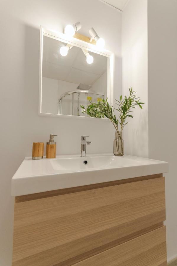 Apartment Center Nearby The +3bed +2bath +wifi *