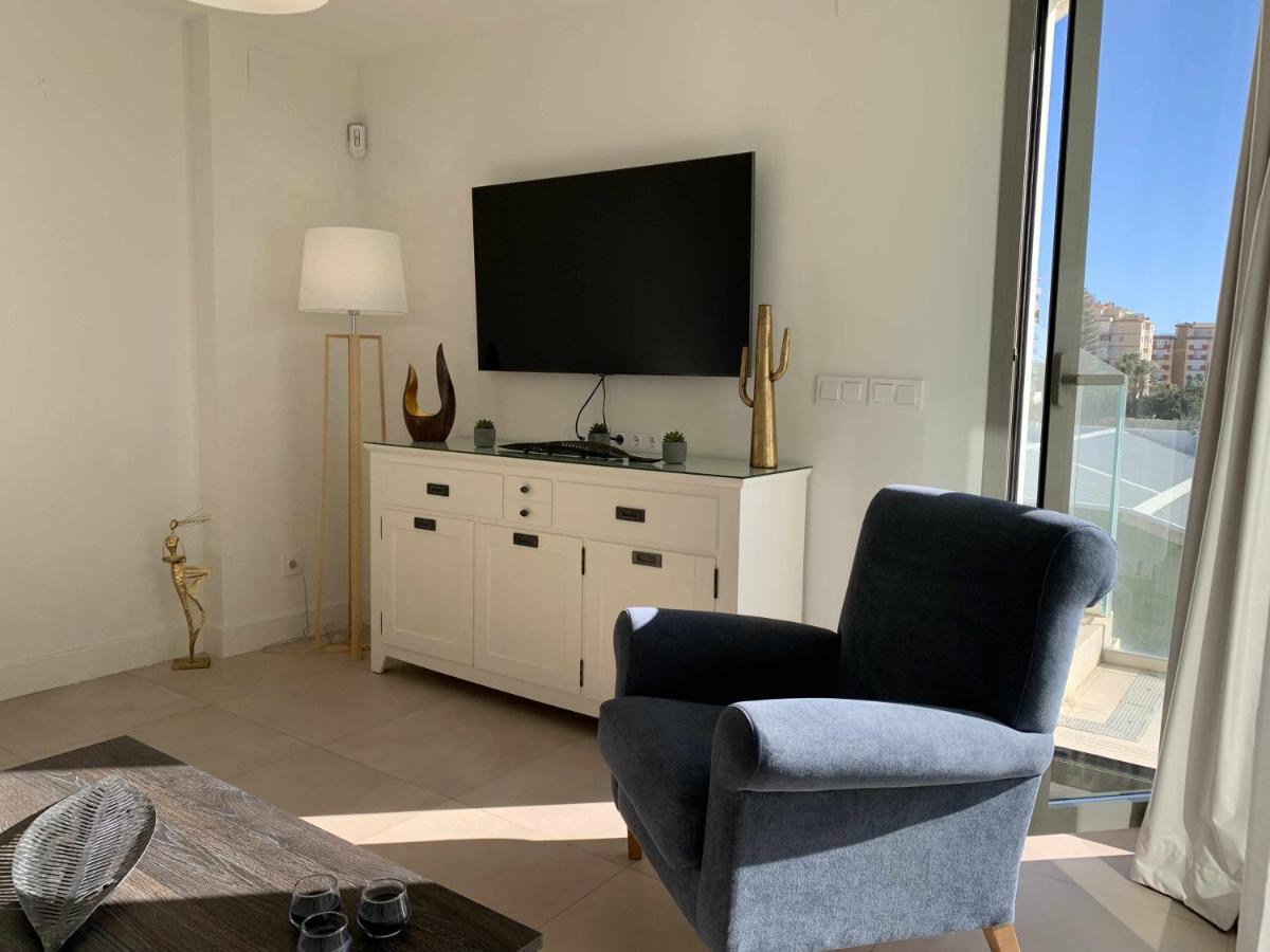 Apartment Elegant Penthouse With Sea Views In Torrox