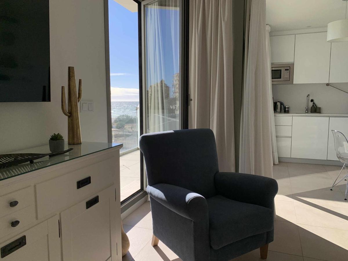 Elegant Penthouse With Sea Views In