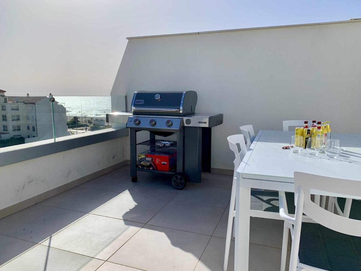 Elegant Penthouse With Sea Views In Apartment *