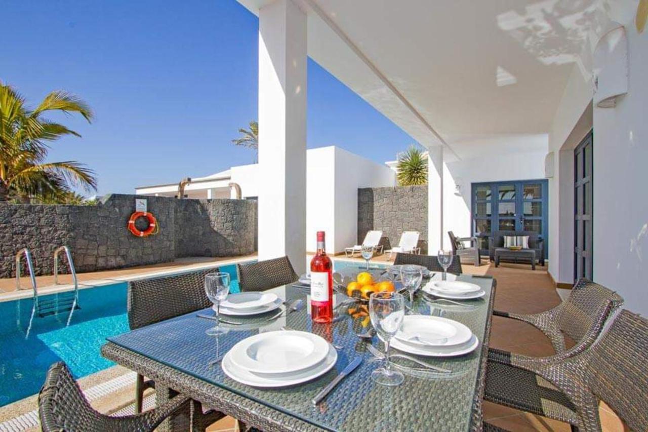 Beautiful 5-bed In Playa Blanca