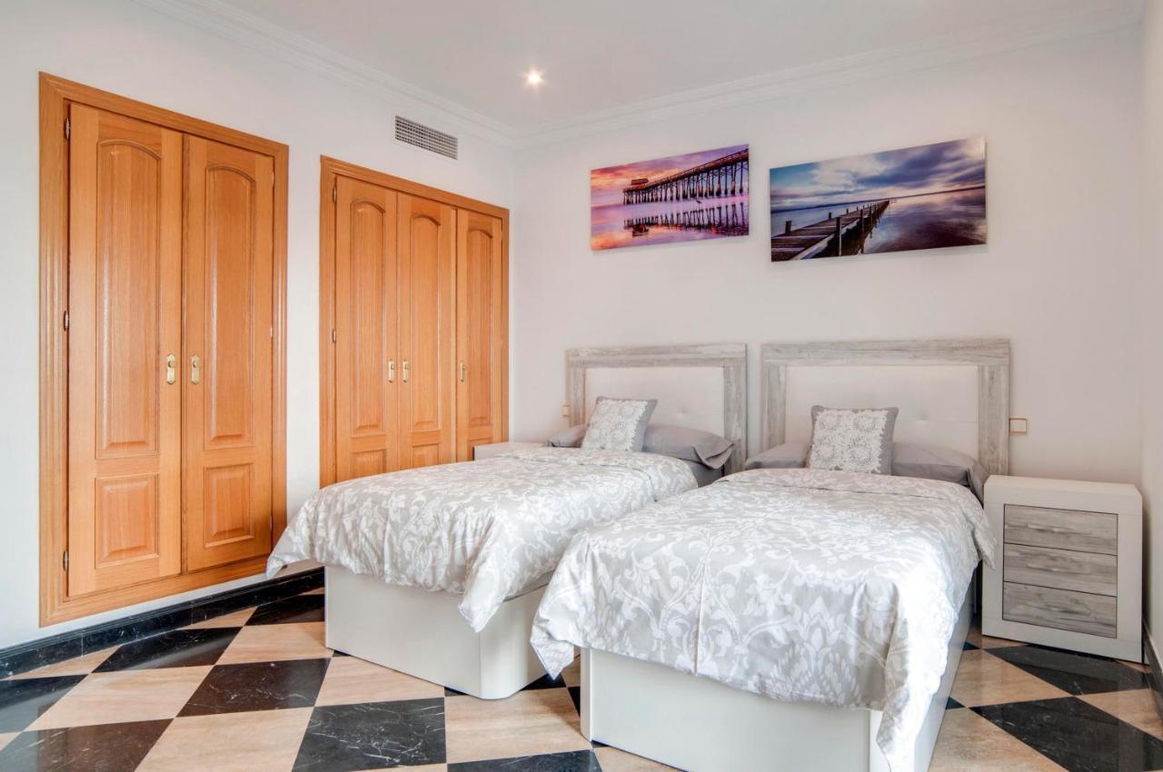 Apartment 218 Puerto Banus Front Line 270 Meters