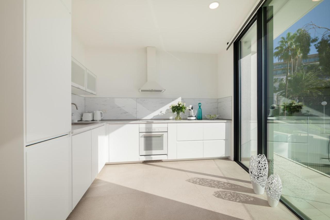 200m² New B With Private, Heated Pool And Amazing Ocean View.