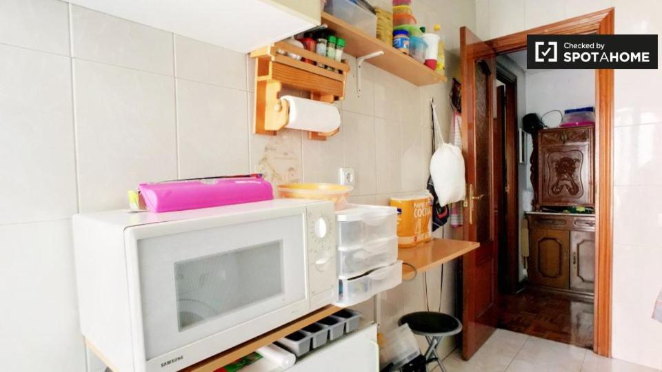 Homestay Hab 1 Wifi Vista Alegre Madrid