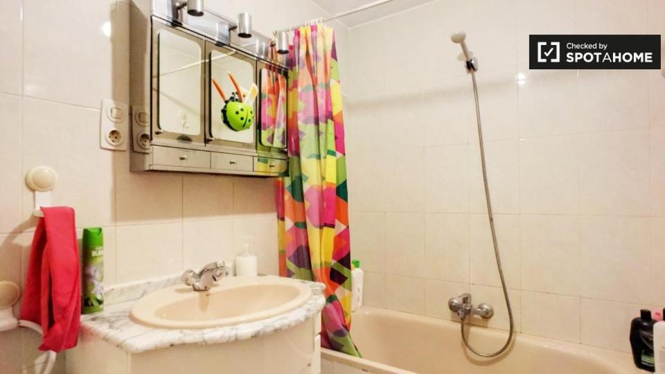 Hab 1 Wifi Vista Alegre Homestay Madrid