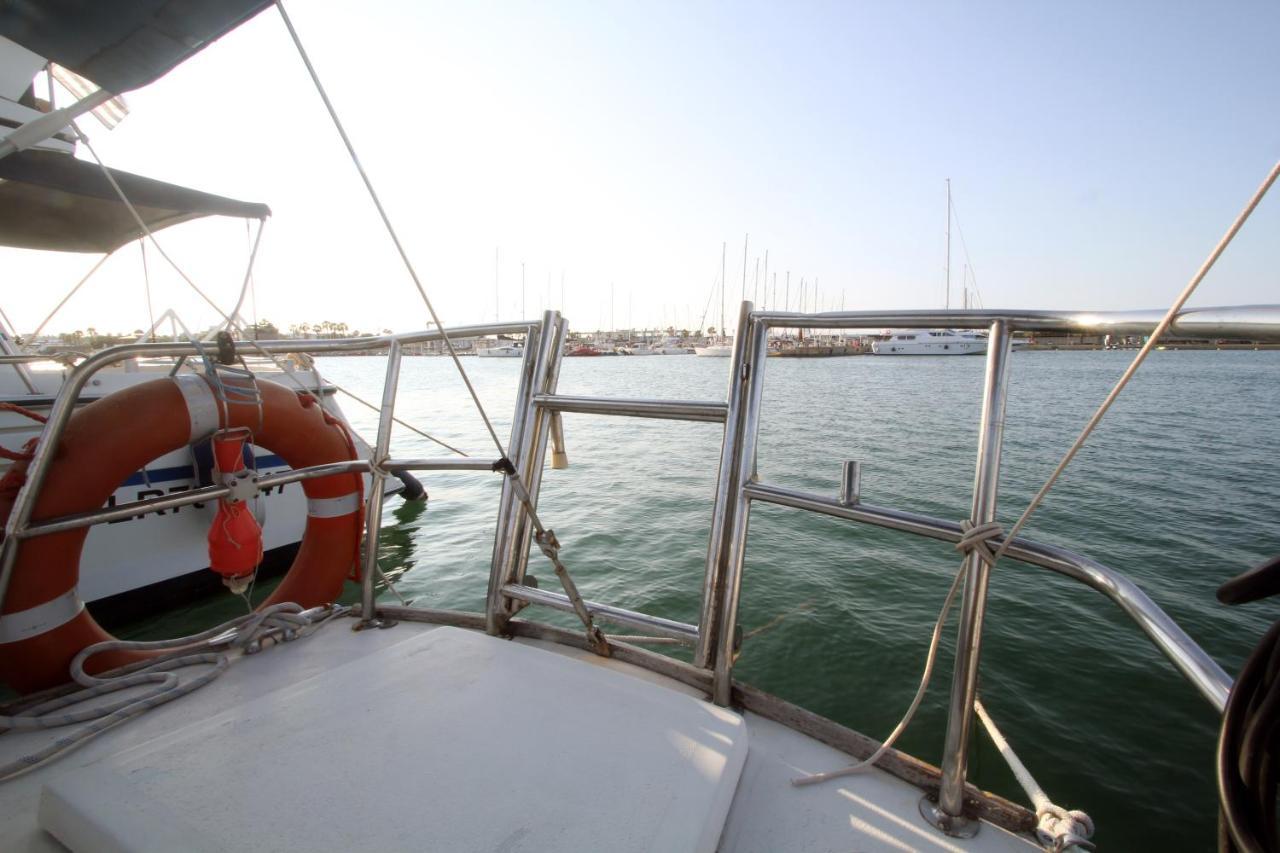 Hotel en barco Hospedate En Un Velero En La Marina Sur De Valencia