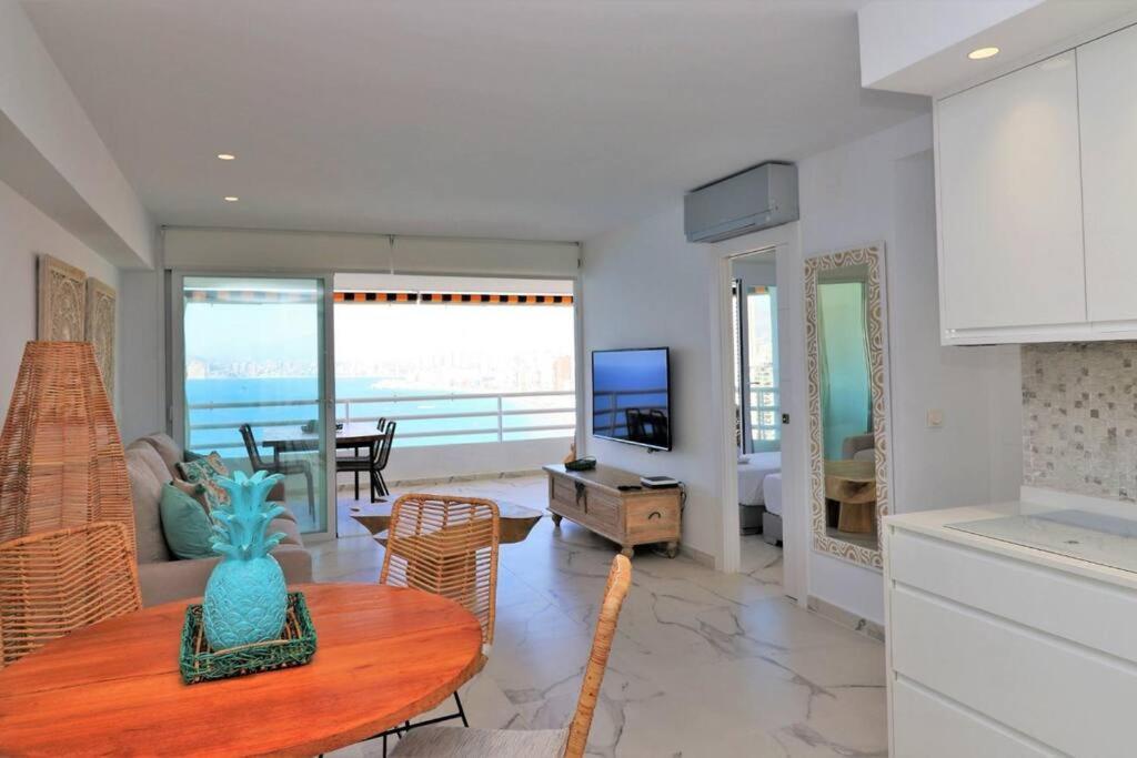 Luxurious 2-bedroom With Stunning Views, 1st Line On Levante Beach, Apartment Benidorm