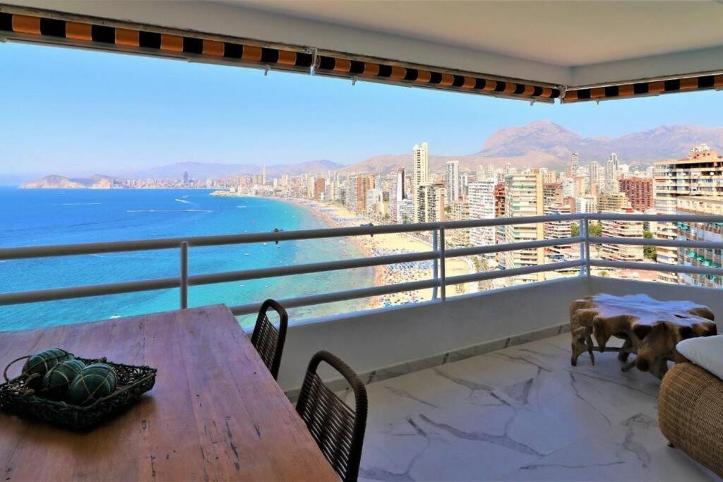 Apartment Luxurious 2-bedroom With Stunning Views, 1st Line On Levante Beach, Benidorm