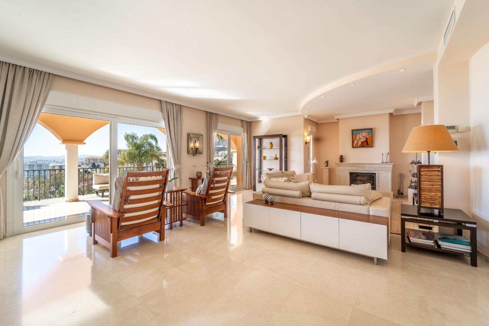 Beachside With Panoramic Sea Views