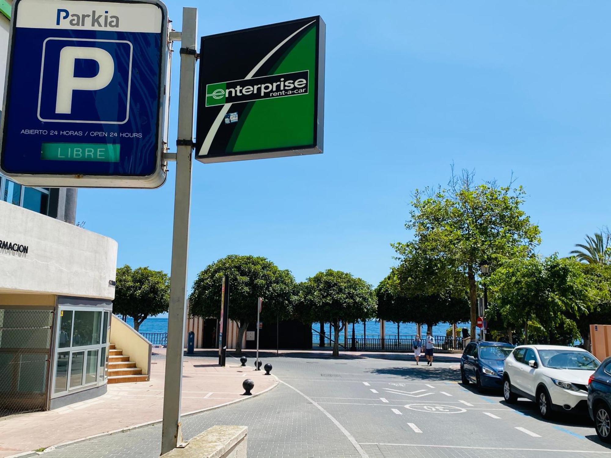 On The First Line Of The Sea With A View And Free Parking Apartment Marbella