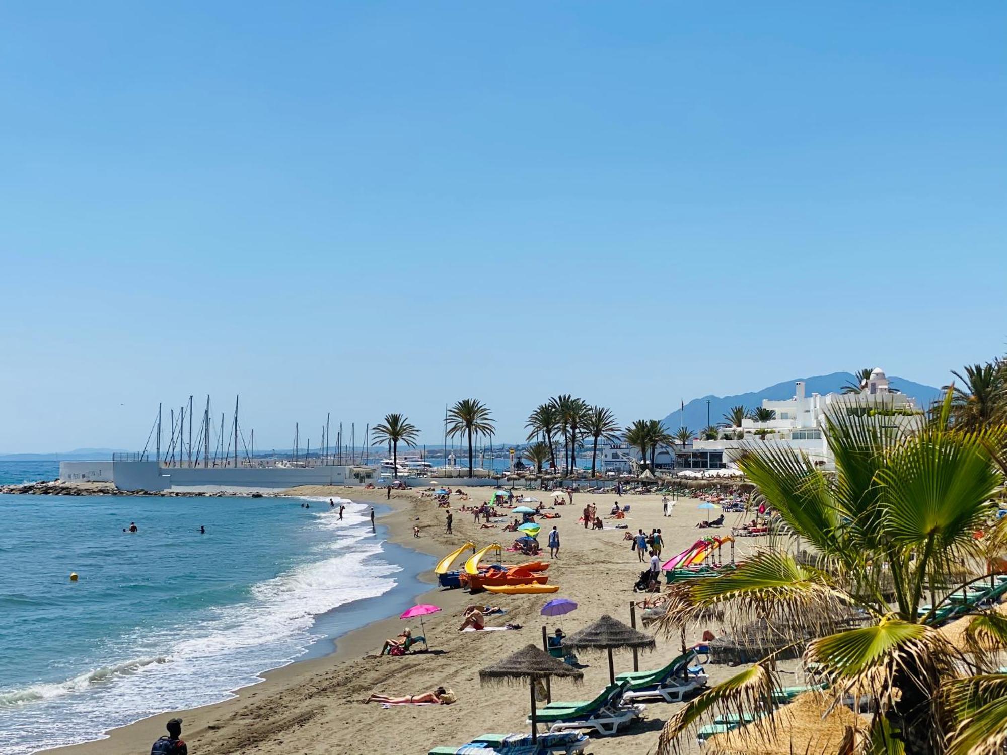 On The First Line Of The Sea With A View And Free Parking *