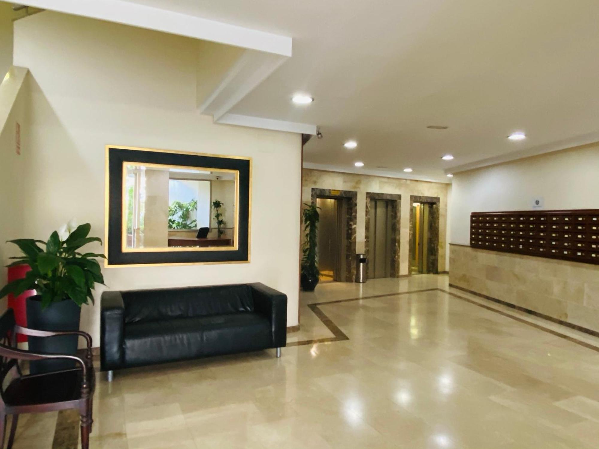 Apartment On The First Line Of The Sea With A View And Free Parking