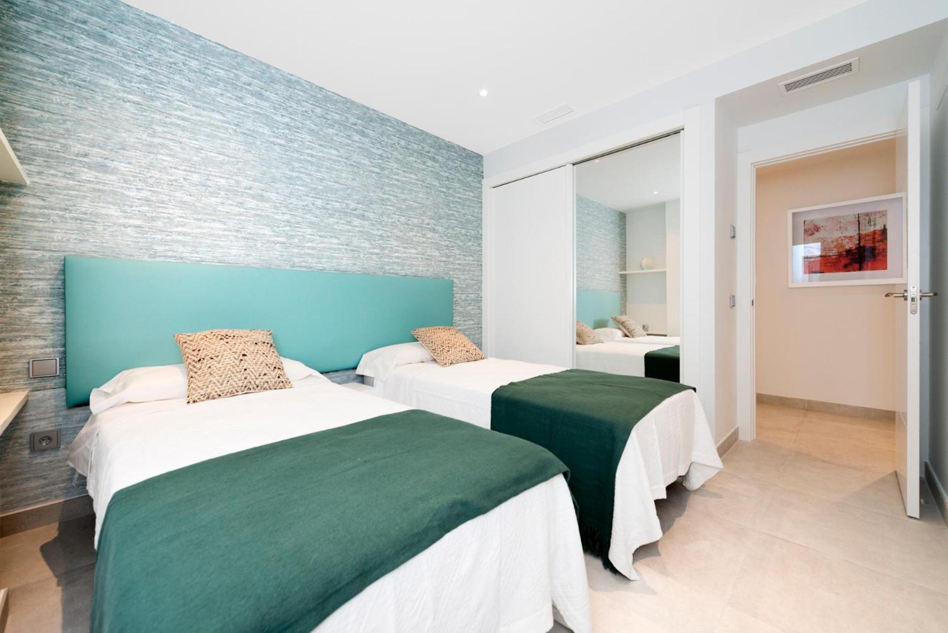 Apartment Modern 2 Bedroom Apartment, With Sea Views, In Playas Del Duque - Puerto Banus Marbella