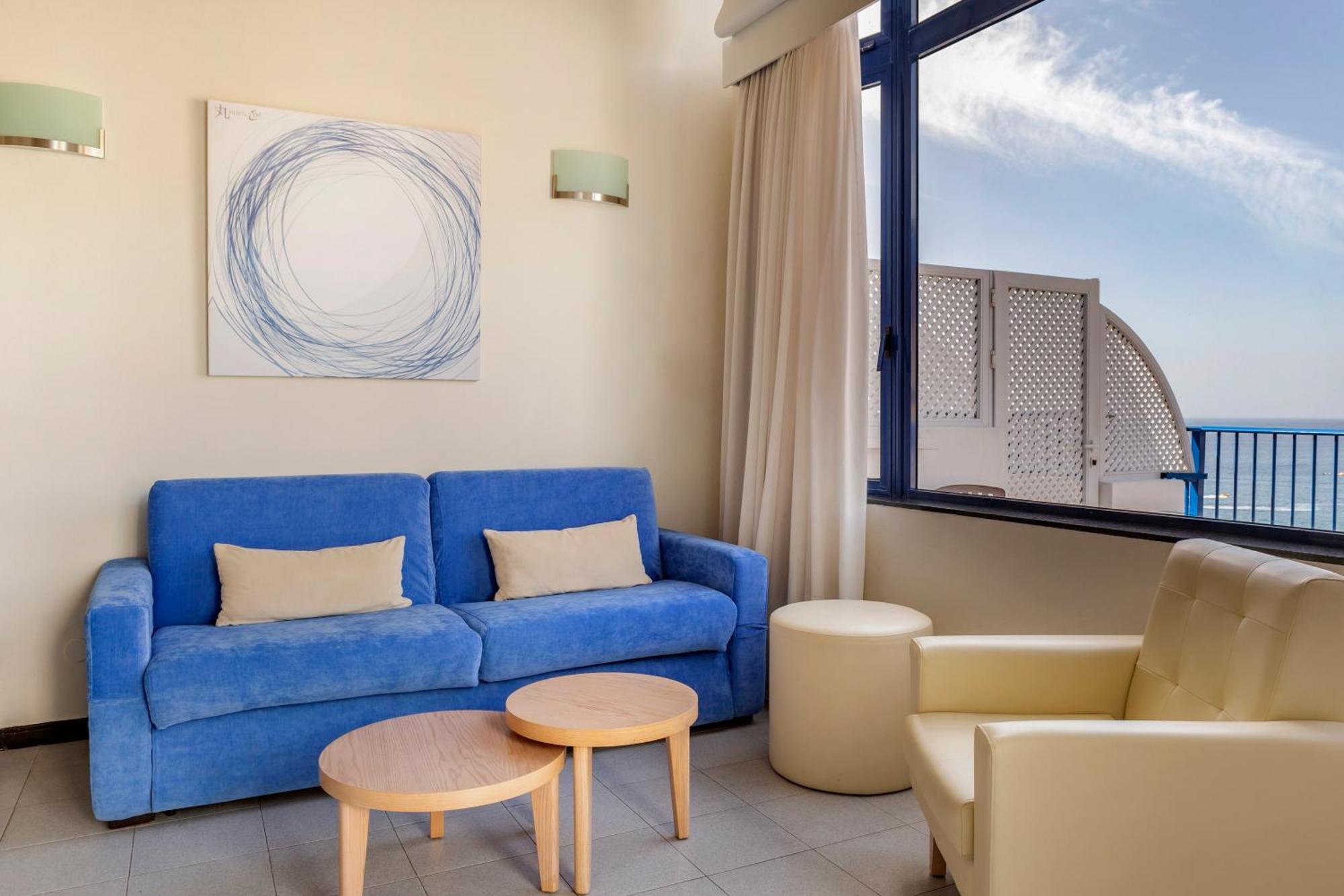 Club Cala Blanca Apartahotel 3*