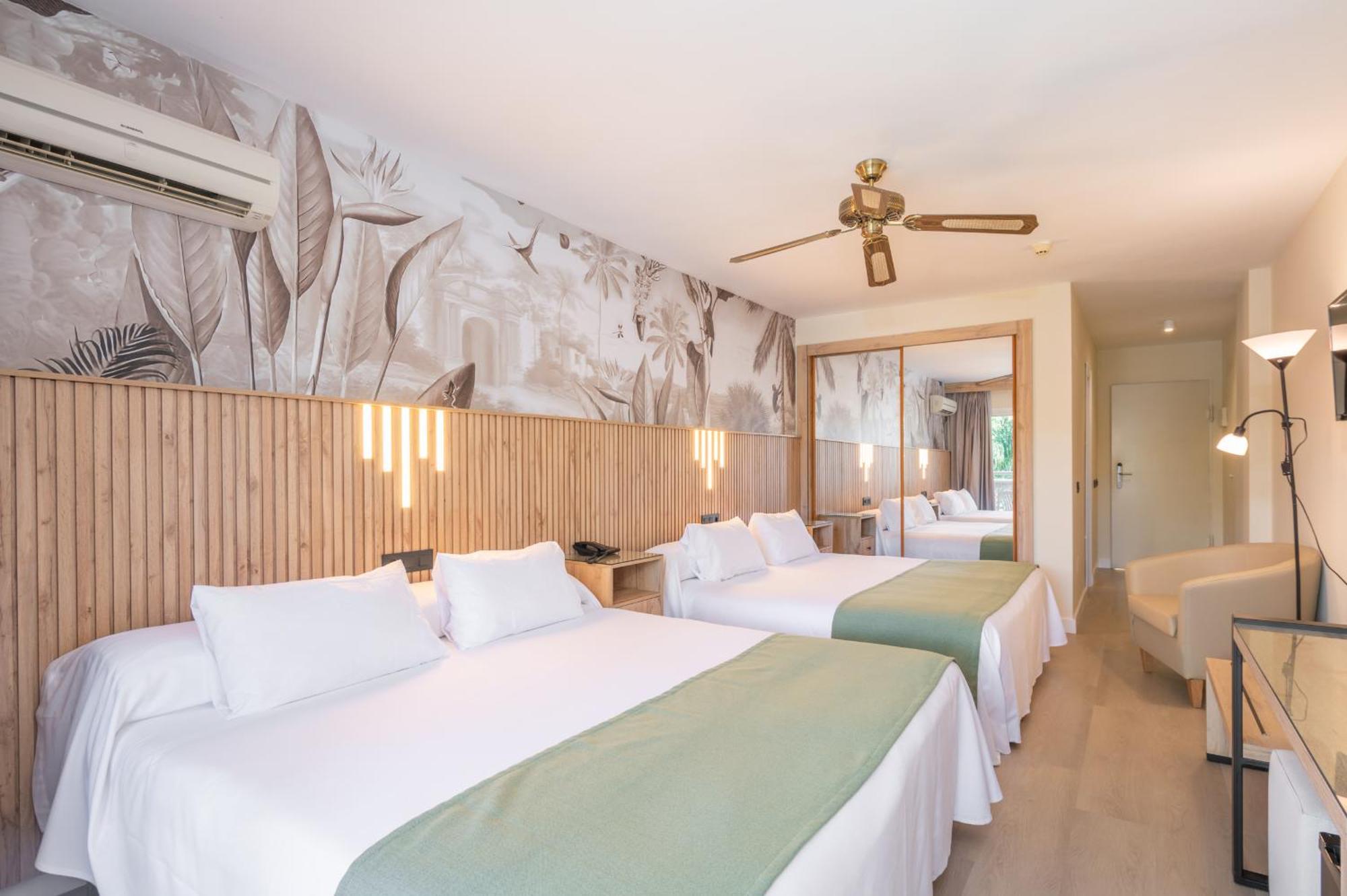 Hotel Parasol Garden 4*