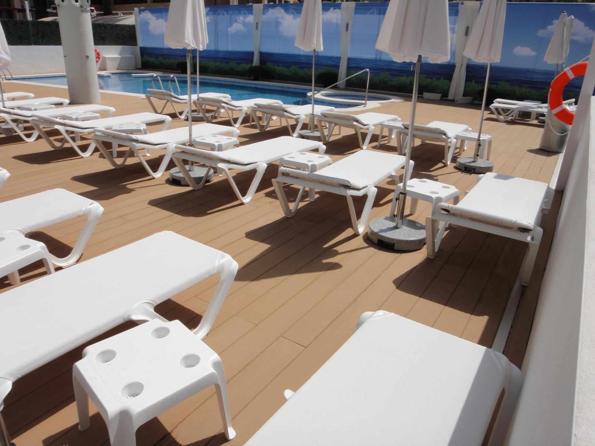 Riviera Beachotel - Adults Recommended