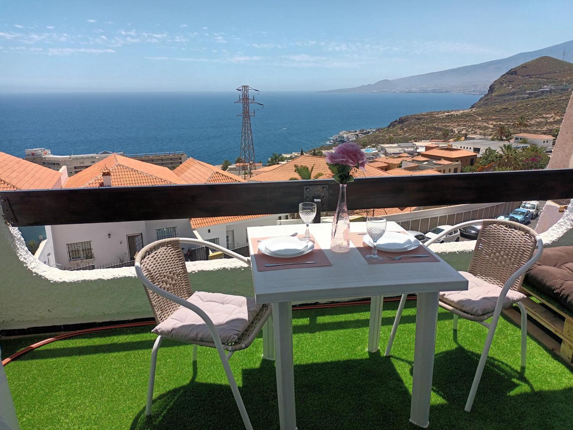 Amejica - With Terrace And Sea View