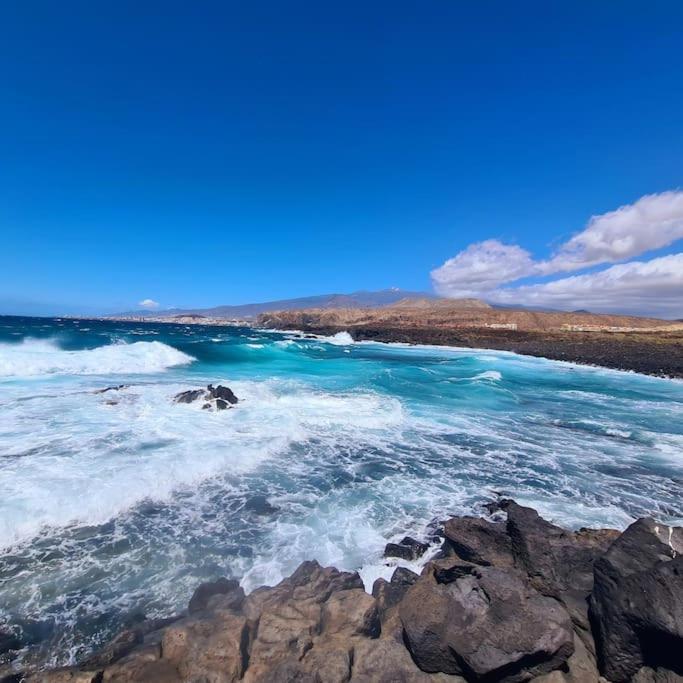 Sunny Ocean View *