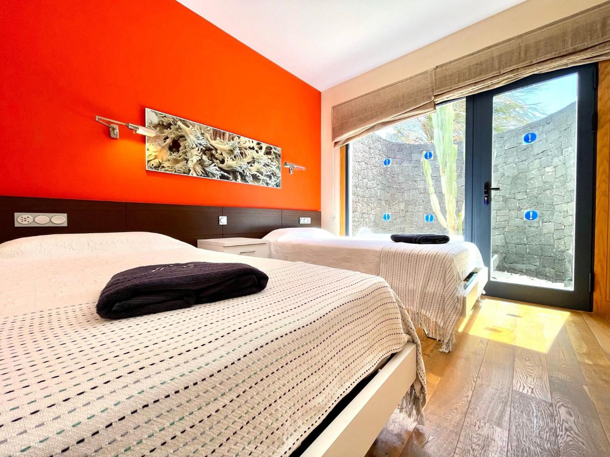 Beautiful 5-bed In Playa Blanca *
