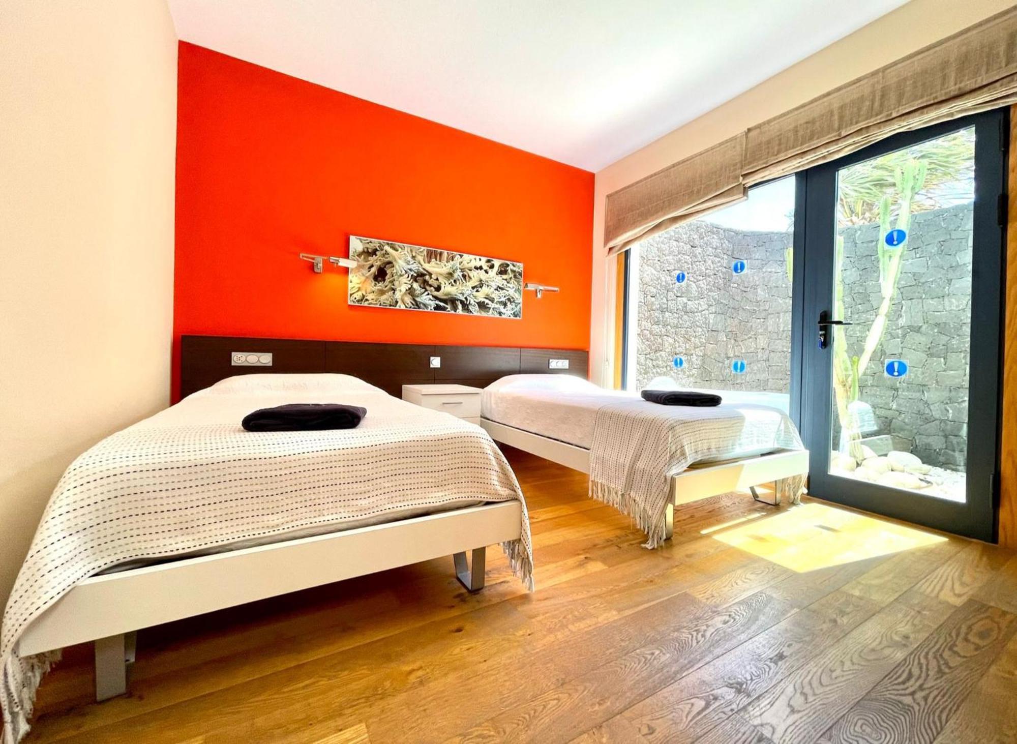 Beautiful 5-bed In Playa Blanca *
