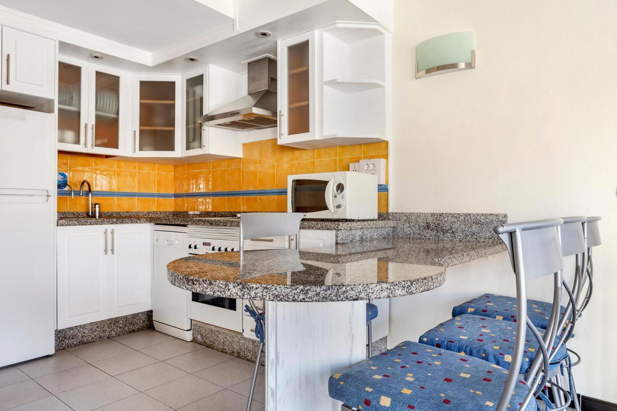 Apartahotel Club Cala Blanca 3*