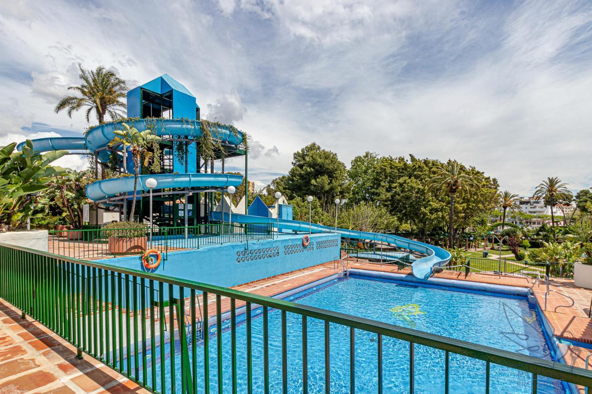 Apartment Benalbeach Sea View 2bdr With Water Park