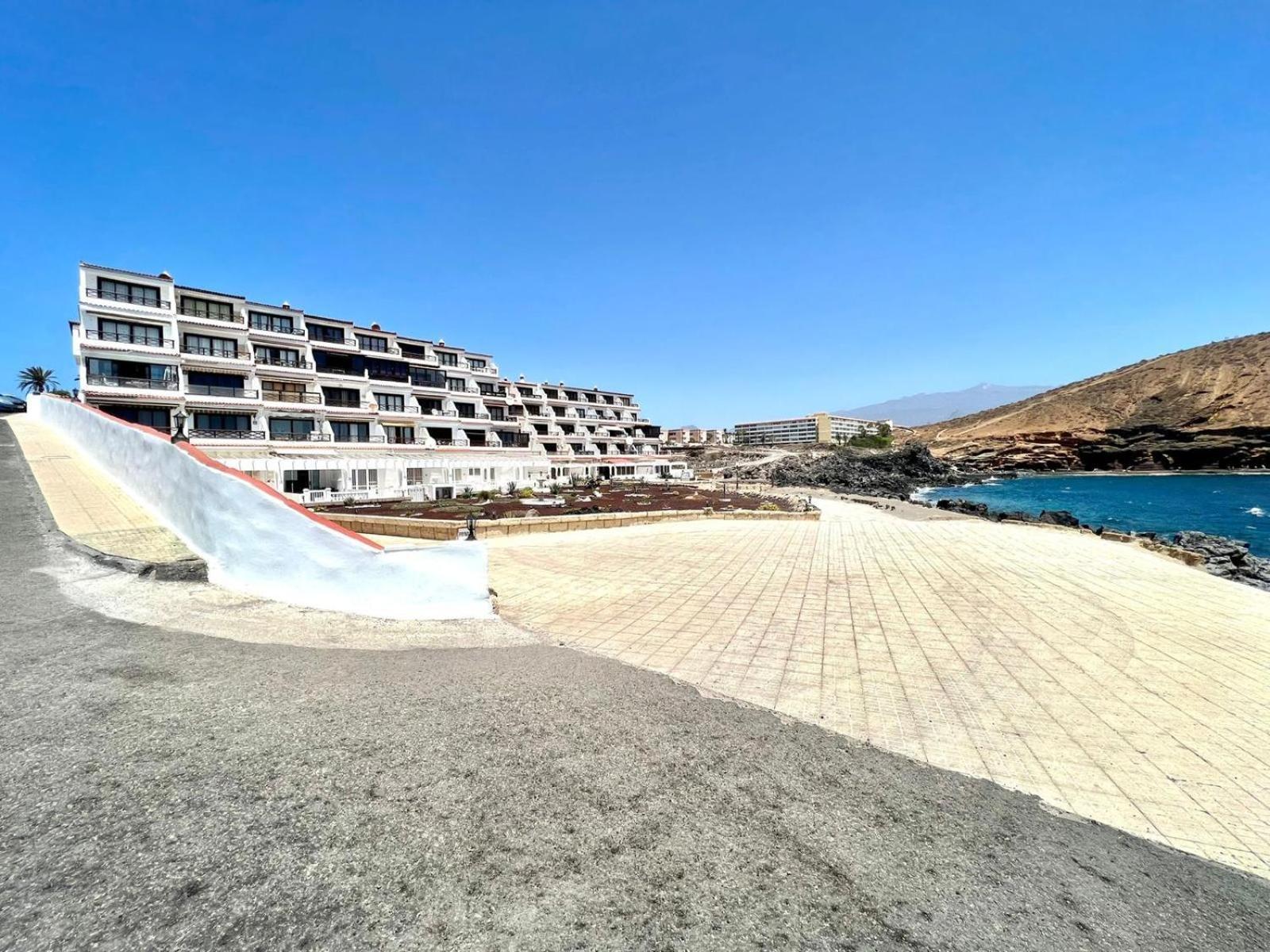 Lovely With Pool And Wifi Apartment