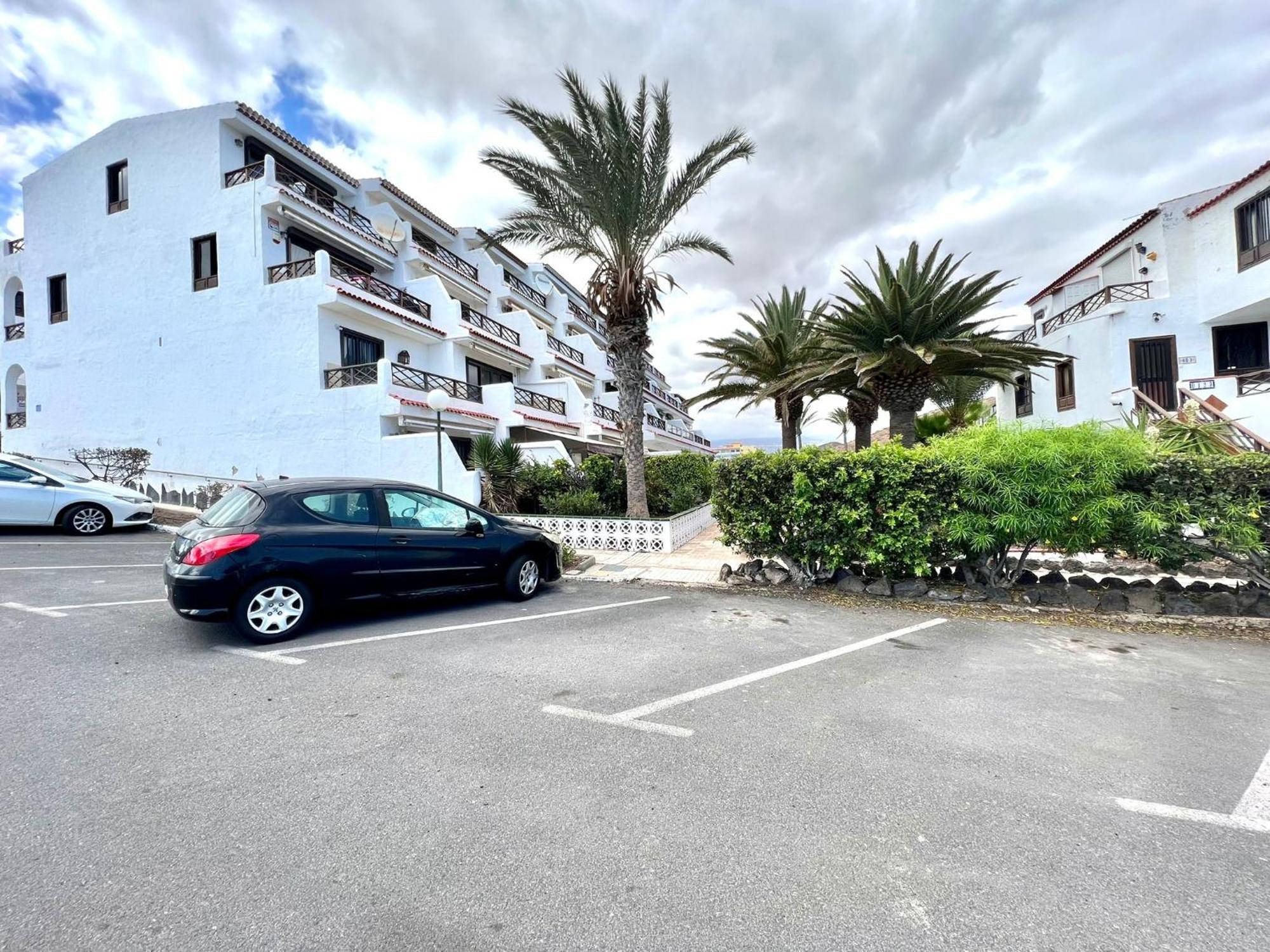 Lovely With Pool And Wifi Apartment *