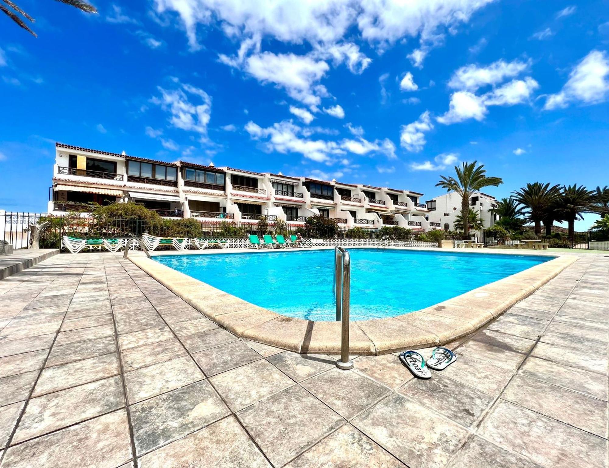 Lovely With Pool And Wifi Apartment