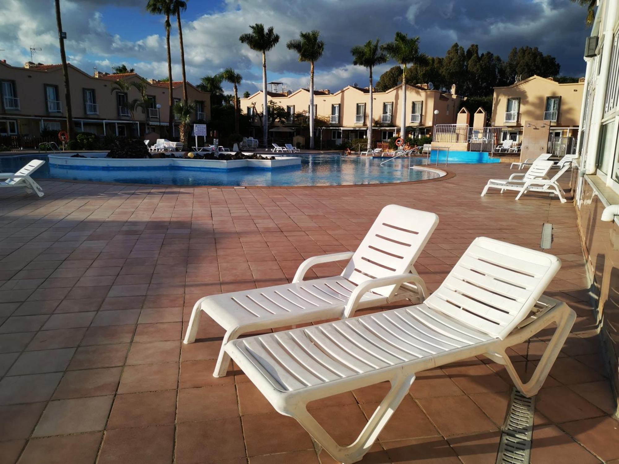 809 Oasis Club *