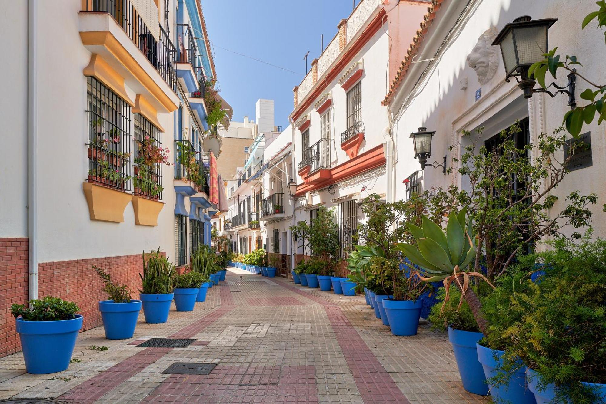Apartment Village *