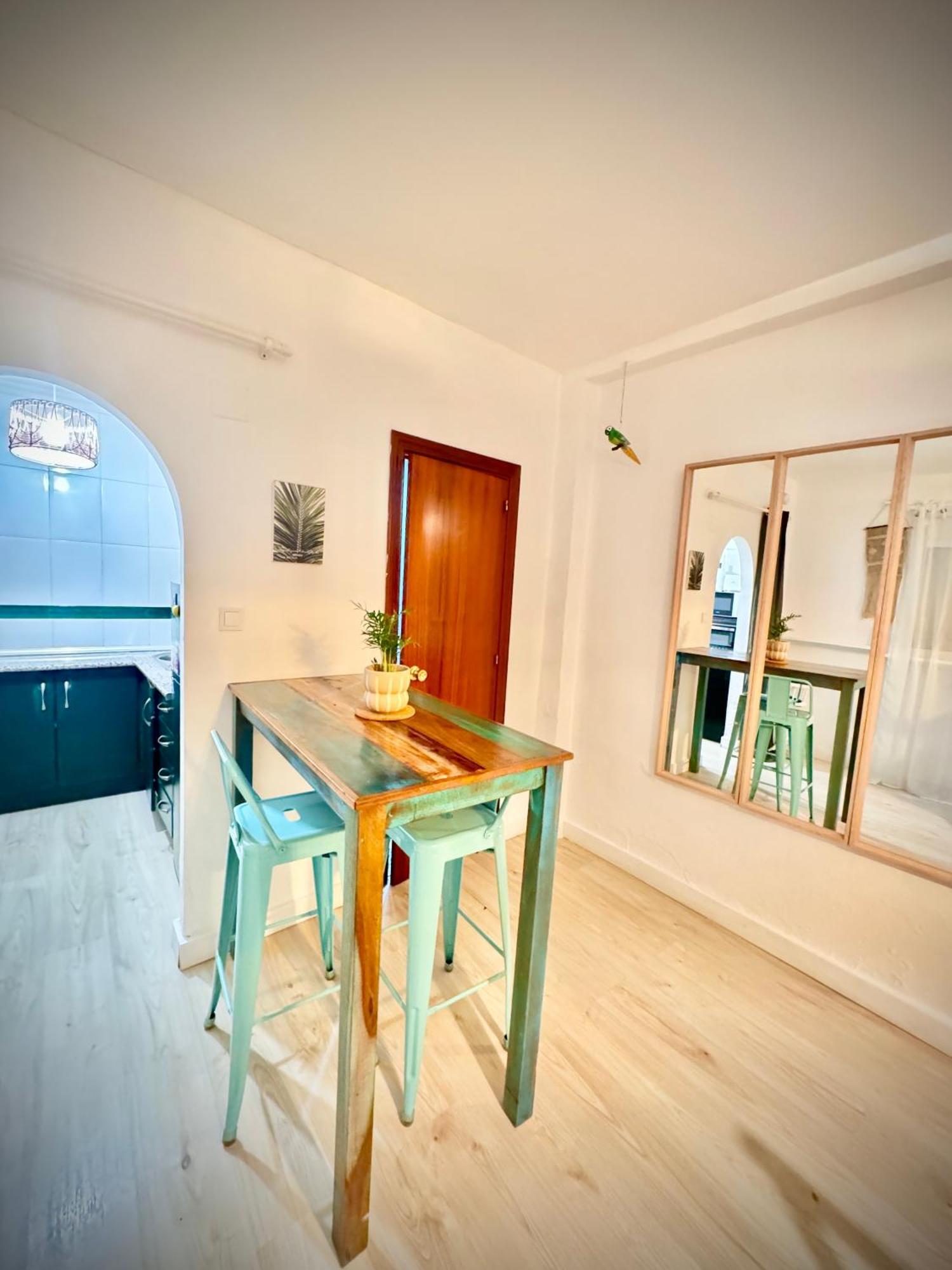 Cosy +netflix+24h Entry+silent Air Conditionning * Malaga