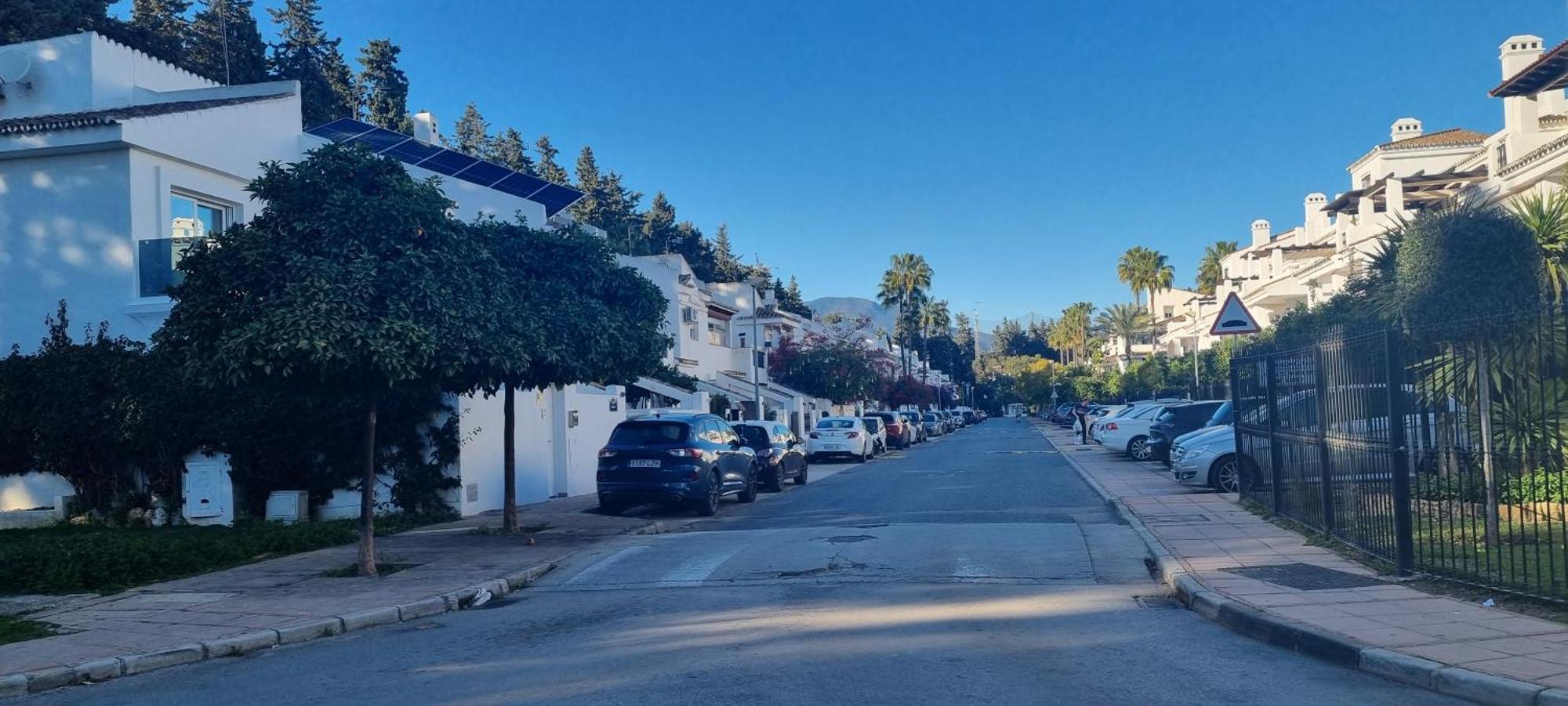 Сasa de vacaciones 4 Bed House With Pool Walk To Puerto Banus Fast Internet