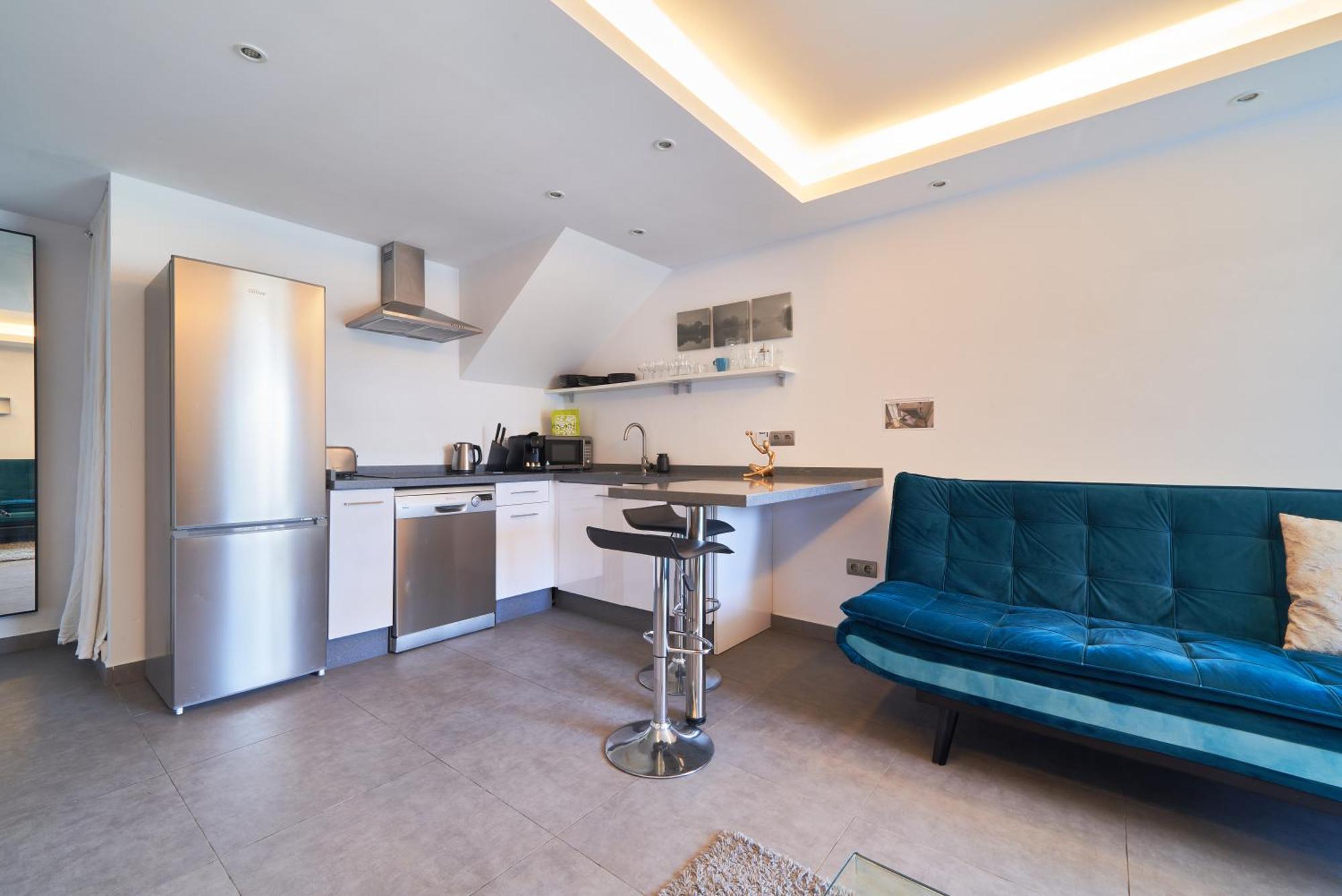 Apartment Village *