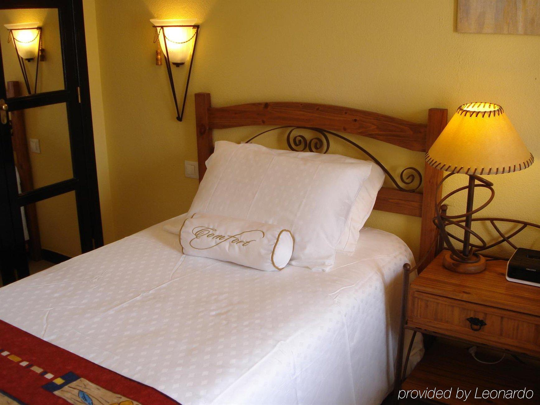Club Cala Blanca Apartahotel 3*