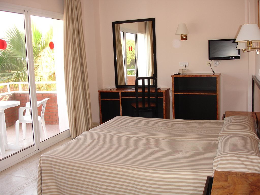Gran Garbi Mar & Aquasplash Hotel 4*